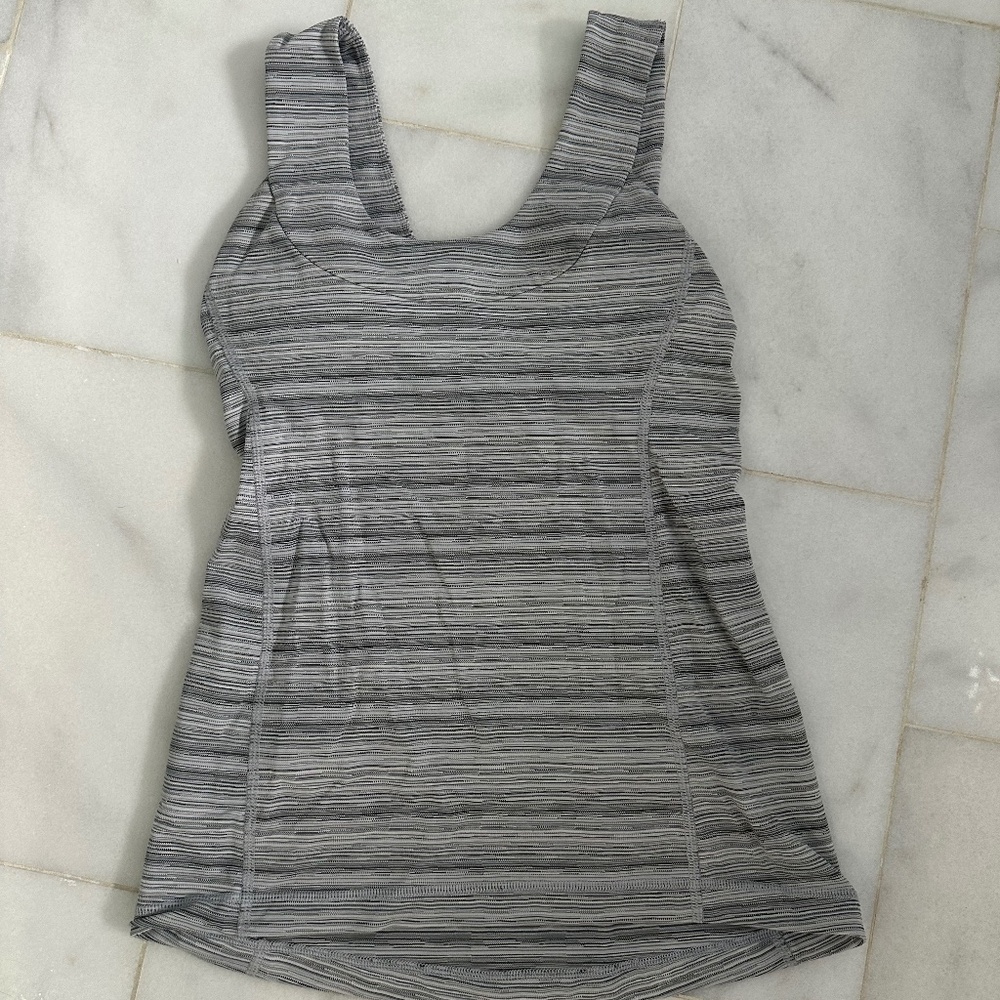 Lululemon top with built in bra